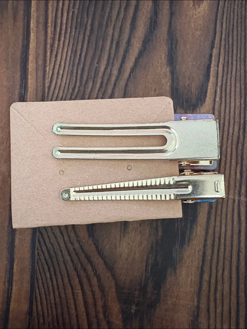 2 hair clips metallic / pink / red / blue